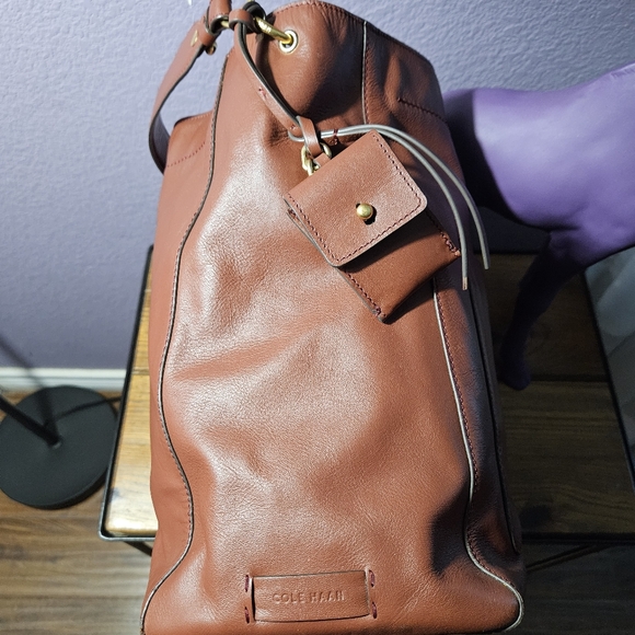 Bucket Handbag - Picture 4 of 4